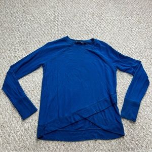 Athleta Blue Cross Cross Hem Long Sleeve Womens XS Lightweight Round Neck Top